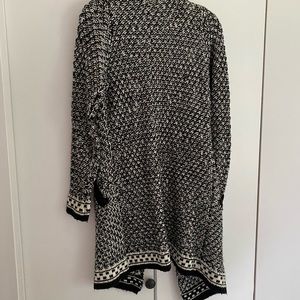 Black/White Sweater - Very warm & Cozy!